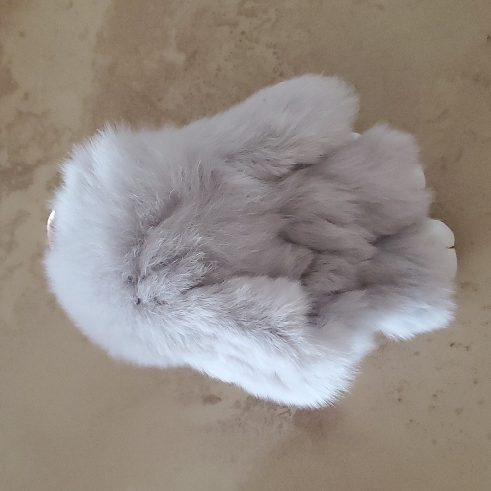 Silver Grey Rabbit Fur Keychain nwot - Picture 5 of 6